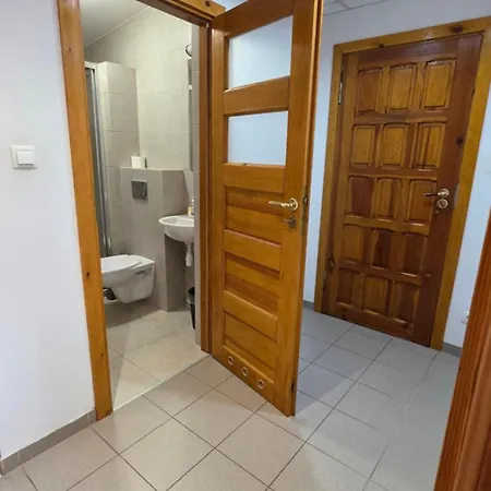 Nad Zalewem 500-163-489 Konukevi 3*