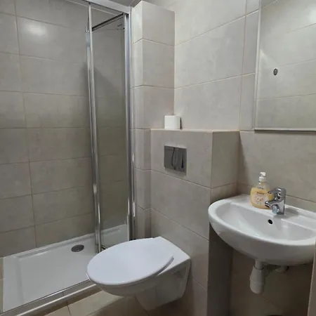 Nad Zalewem 500-163-489 Konukevi Zegrze Poludniowe